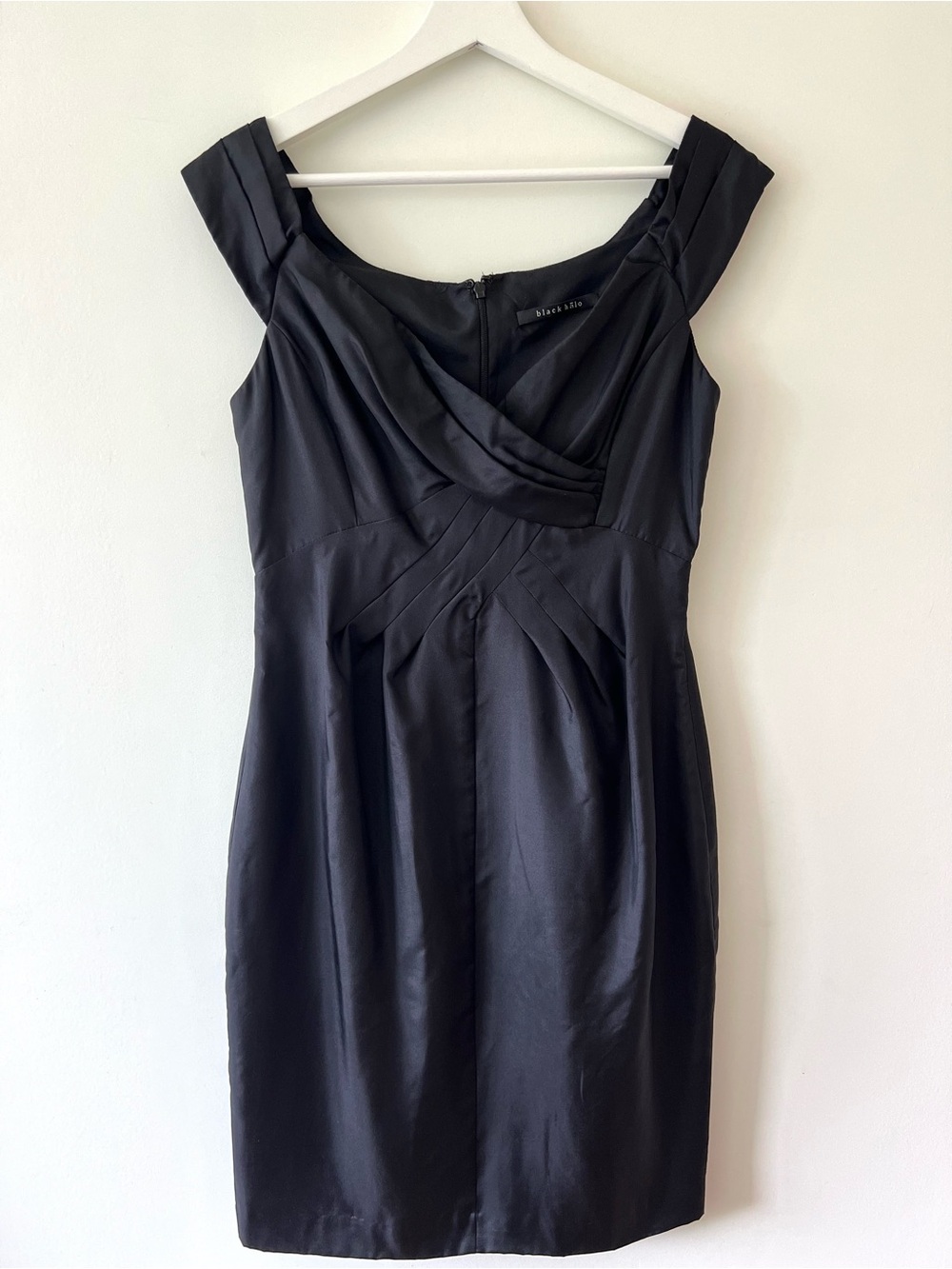 Black Halo Pin-Tuck Off Shoulder Dress Black Silk Size 8